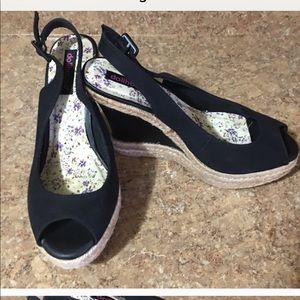 Listing for Kcrouch27.. dollhouse wedges